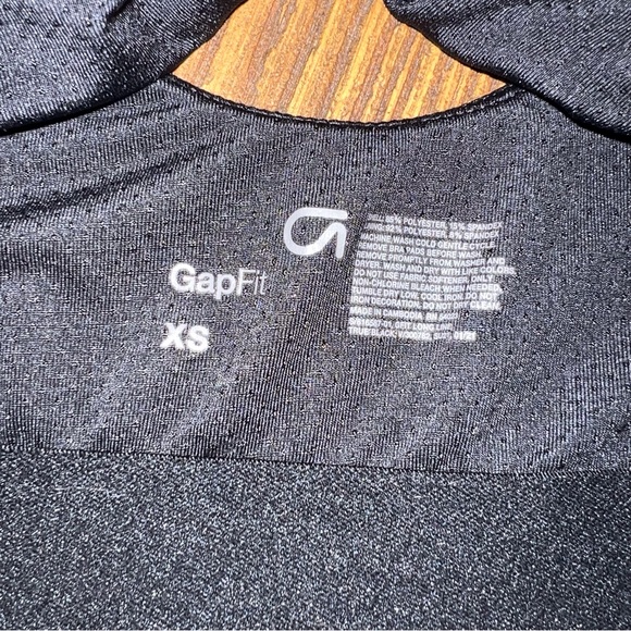 GapFit Black Sports Bra - Picture 2 of 3